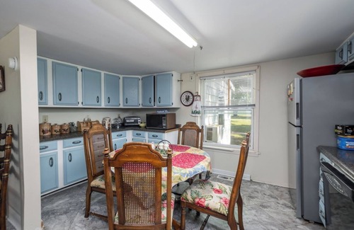 Delmar House | Family 5BR Home – Pets OK, Big Yard and Grill