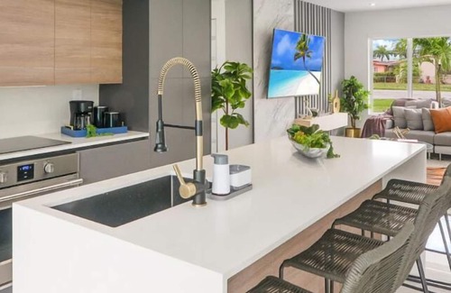 Miami Gardens House | Family 5BR Miami: Resort Pool, Sports & BBQ Oasis