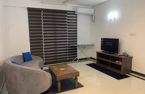 Mount Lavinia Apartment | Family and Divers friendly luxury apartment. Beach & resort style restaurantsn