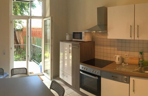 Zwickau Apartment | Family accommodation at Platz der Völkerfreundschaft - apartment/flat, bathroom, WC,