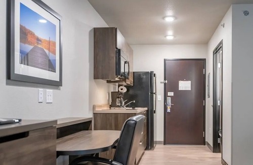 Carson City Hotel | Family Adventure Awaits: Pet-Friendly Room w/Kitchen Near Scenic Lake Tahoe