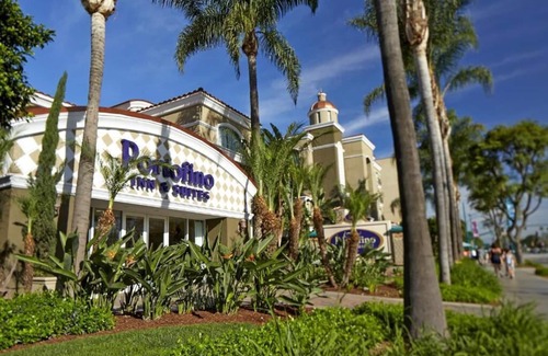 River Bottoms House | Family Adventure Hub: Near Disney with Pool, Gym & Shuttle! 2 Units!