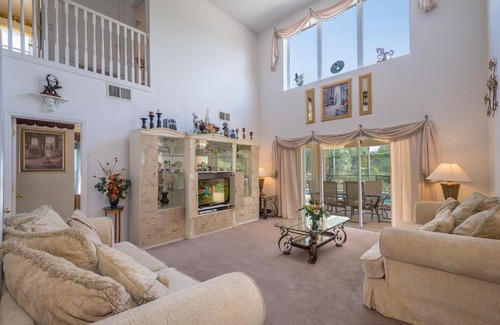 Crescent Lakes House | - Family Affair Villa -