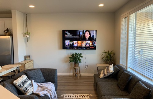 Vancouver House | Family and busines friendly.
