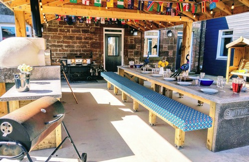 Mauchline Cottage | Family and dog friendly stunning barn conversion.