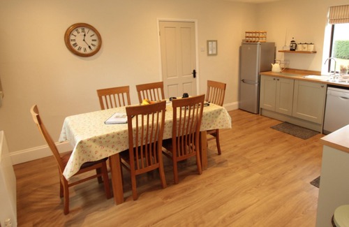 Castle Bytham Cottage | Family and Dog Friendly 3 bedroom holiday Cottage near Oakham & Rutland Water