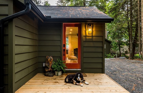 Algonquin Highlands Cottage | Family And Pet Friendly Lakefront Cottage With Bunkie On Oxtongue Lake