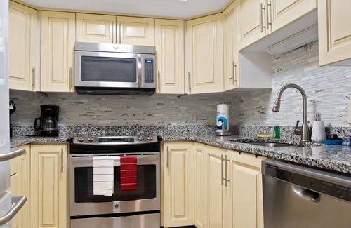 North Beach House | Family and Pet Friendly 2BR Townhome by the Beach