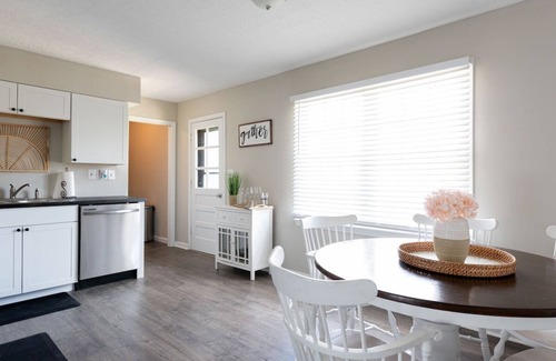 Crestwood House | Family and Pet Friendly Home