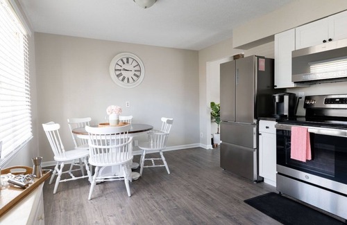 Crestwood House | Family and Pet Friendly Home