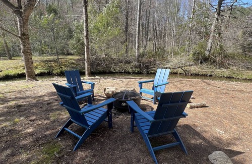 Cashiers Cabin | Family and pet friendly cabin on a creek. 10 minutes to downtown Cashiers