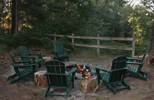 Moorestown Cottage | Family and Pet Friendly Cottage on the Manistee River