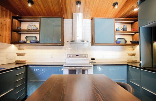 Ymir Ski Chalet | Family and pet friendly Ski and bike retreat