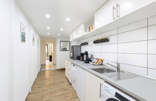 Terezvaros Apartment | ⭐FAMILY APARTMENT ❤️A/C ☕FREE-BREAKFAST @OLD-TOWN