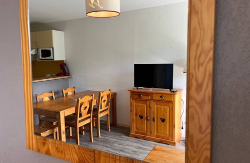 Loudervielle Apartment | Family apartment near slopes with balcony and Spassio access