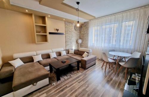 Sturovo Apartment | Family Apartment Vadaš