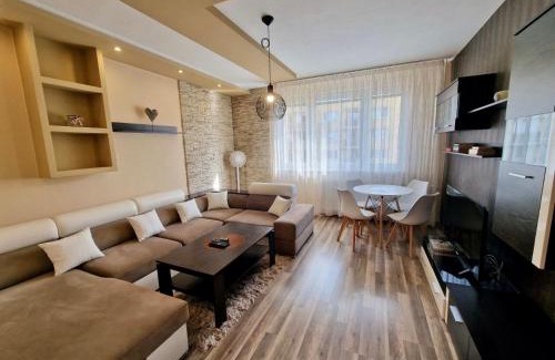 Sturovo Apartment | Family Apartment Vadaš