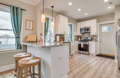 Evanston Apartment | Family Apartment w/Deck + Yard Near Northwestern