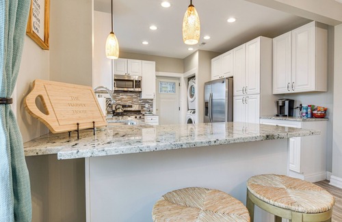 Evanston Apartment | Family Apartment w/Deck + Yard Near Northwestern