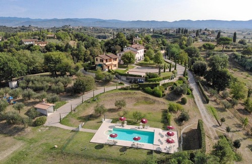 Fucecchio Apartment | Family Apartment With Pool, Garden and Bbq, Easy Access From Ryan Pisa Airport
