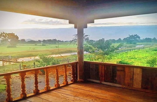 Banan House | Family Batcave Homestay