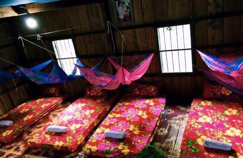 Banan House | Family Batcave Homestay