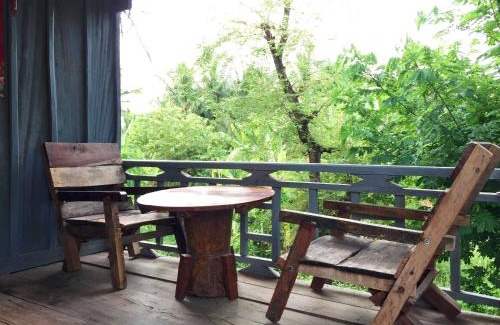 Banan House | Family Batcave Homestay