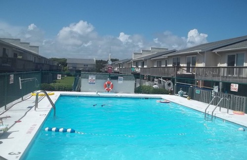 Pine Knoll Shores Condo | Family Beach- Family Values