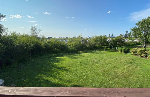 Pointe-du-Chene Cottage | Family Beach Getaway — Steps from Parlee Beach!