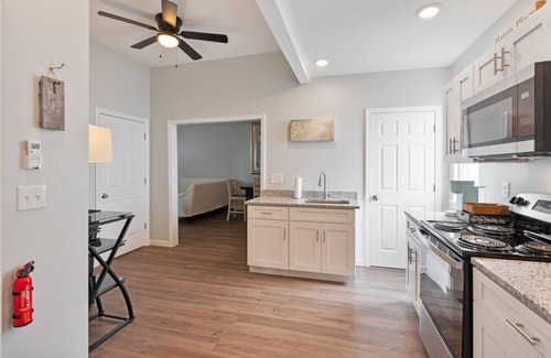 Hampton Apartment | Family beach getaway| sleeps 5