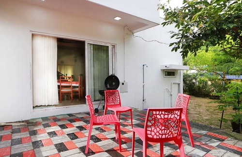 Kuzhuppilly House | Family Beach Home in Cherai beach village. Suitable for working from home.