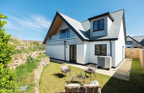 Saint Martin House | Family Beach House - Direct Access to Sennen Cove Perfect for Summer Holidays