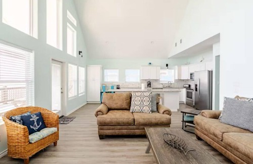 Gilchrist House | FAMILY BEACH FRONT-House with loft