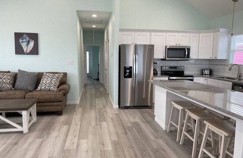 Gilchrist House | FAMILY BEACH FRONT with amazing ocean views from large patio
