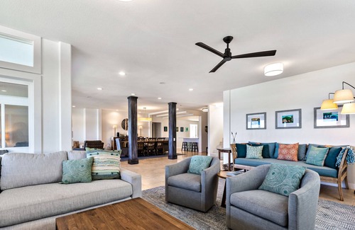 Mokuleia House | Family Beachfront Home A/C with Large Yard & Deck