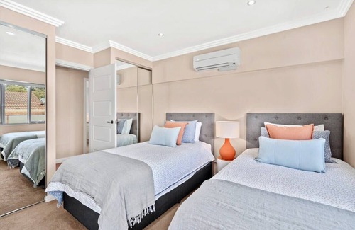 Avoca Beach Apartment | Family Beachside Gateway in Stellar Unit With BBQ