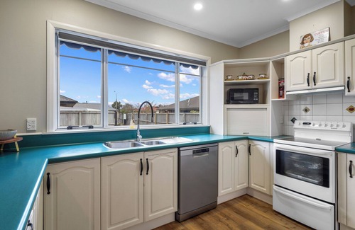 Ashburton House | Family Bliss - Ashburton Holiday Home