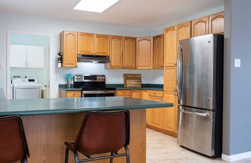 Regional District of Nanaimo House | Family Bungalow A/C · Big Yard · Steps to Beach!