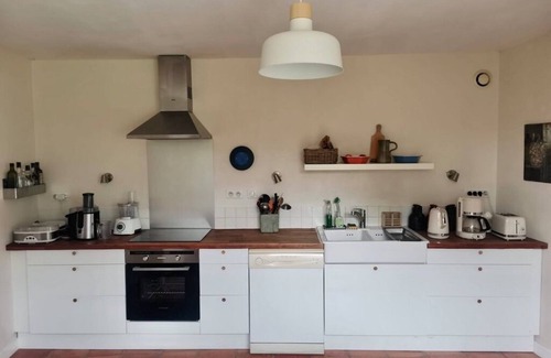 Sauveterre-Saint-Denis House | Family country house for rent - sleeps 12