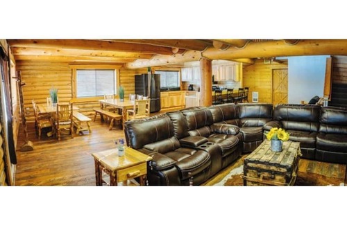 Last Chance House | Family Cabin at River Lodge