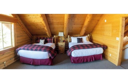 Last Chance House | Family Cabin at River Lodge