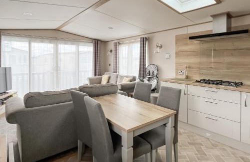 Selsey House | Family Cabin