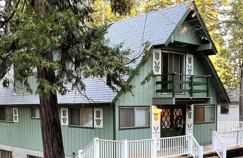 Glencoe Ski Chalet | Family Cabin In Quiet Neighborhood Near Hiking