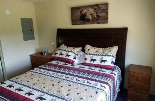 Stewartstown House | Family Cabin in Stewartstown for a New Hampshire Weekend Getaway