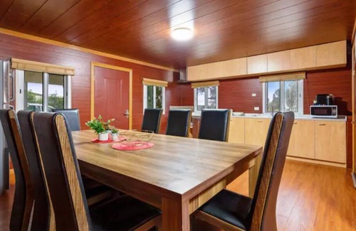 Bearii House | Family Cabin near Murray, Sleeps 6, Dogs ok