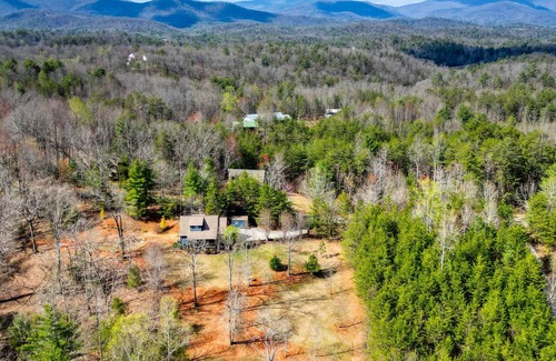 Dahlonega Cabin | Family Cabin, Near Wineries, Dahlonega 15 mins