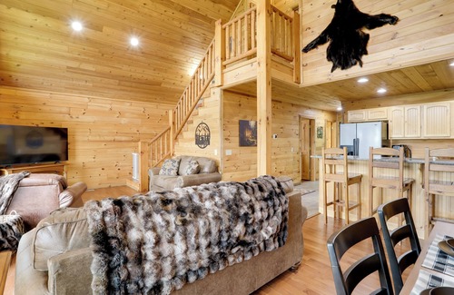 Van Buren Cabin | Family Cabin w/Deck By Mark Twain Nat’l Forest!