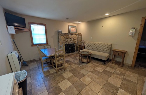 Davis Cabin | Family cabin w/large fireplace