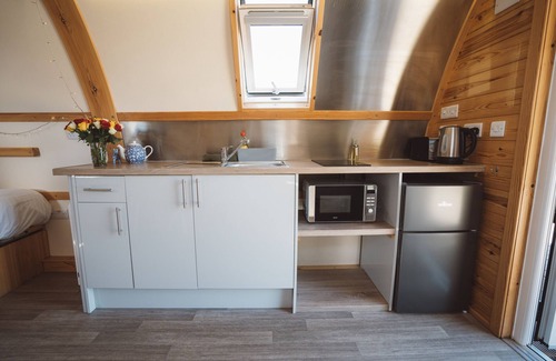 Northallerton Cabin | Family Cabin with Hot Tub & Accessible Facilities