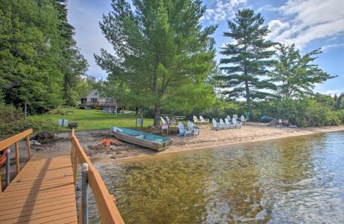 Raymond House | Family Cabin with Beach Access on Panther Pond